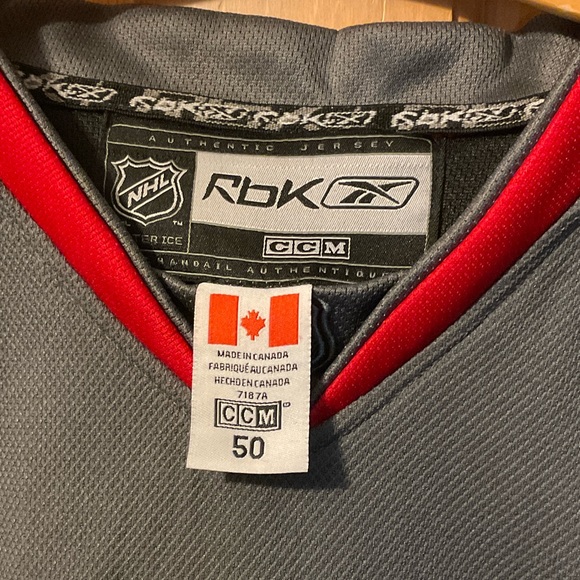 Reebok Chicago Blackhawks Gray and Red Men's Jersey - Kane #88 - Picture 3 of 6